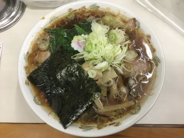 「青島チャーシュー+ほうれん草+メンマ+ネギ」@青島食堂 秋葉原店の写真