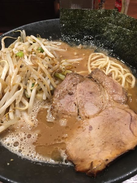 「横濱豚骨ラーメン」@和歌山家 蒔田店の写真