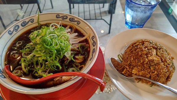 「中華そば（小）+焼き飯（小）」@MENGA-麺雅-の写真