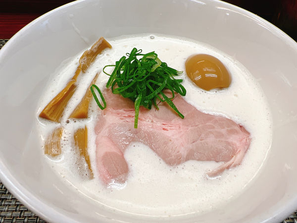 「泡鶏白湯 塩」@麺や 睡蓮の写真