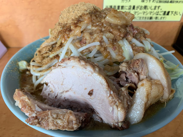 「中ラーメン　魚粉　ヤサイマシアブラマシマシ」@立川マシマシ ロイヤルスープの写真
