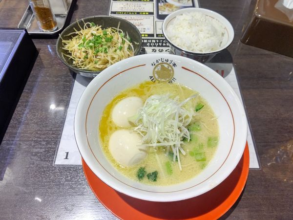 「鶏白湯らぁめん(並盛・110g)780円」@らーめんや なかじゅう亭 高崎オーパ店の写真