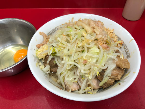「小豚入り+塩汁なし」@ラーメン二郎 越谷店の写真
