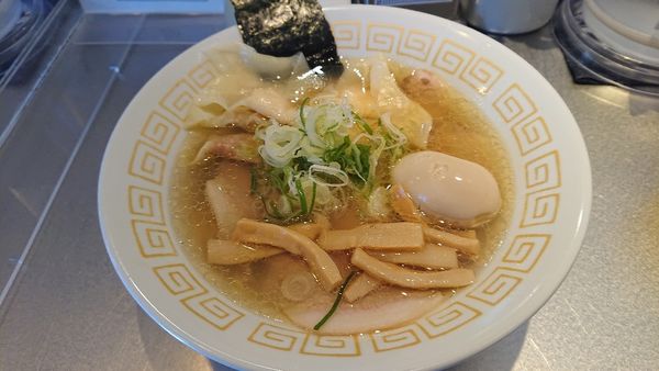「特製中華そば白だし ラ.ウォ半額クーポン550円」@麺や くろえもんの写真