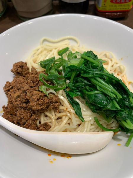 「成都式汁なし坦々麺　4辛4痺」@六坊担担面の写真