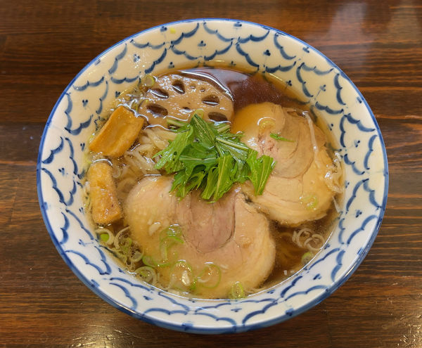 「バラ ラーメン 手打ち麺（900円）」@醤油ラーメン専門店 一仁の写真