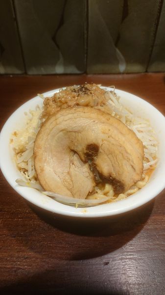 「雷味噌 中  ちょい野菜  ニンニク」@ラーメン 雷 東京本丸店の写真