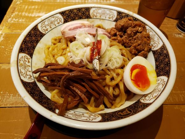 「油そば(中盛)+チャーシュー(100円)」@ラーメン凪 下北沢店の写真