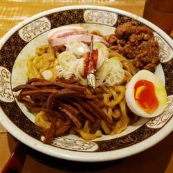 油そば(中盛)+チャーシュー(100円)