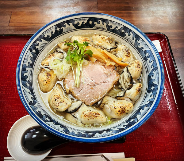 「限定 炙り牡蠣潮麺(特上)」@天然だしラーメン 潮の音の写真