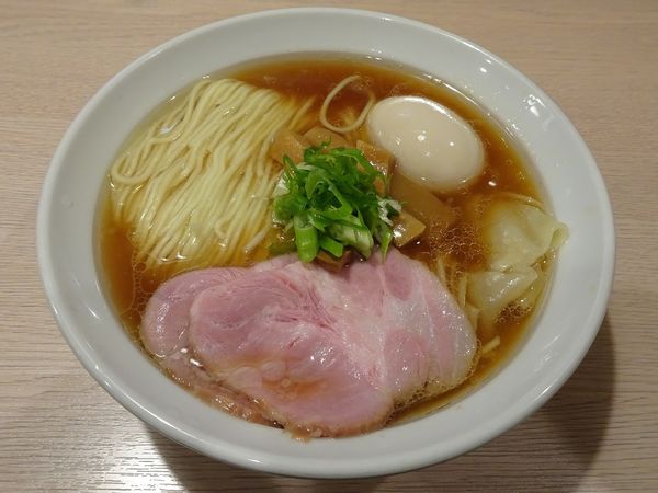 「特製醤油らーめん（950円）」@麺笑巧真の写真