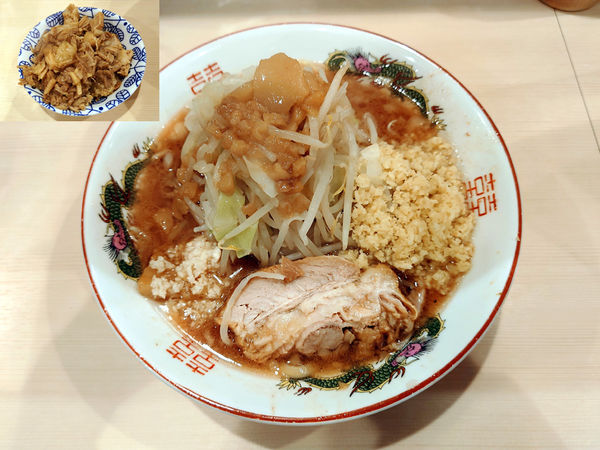 「ラーメン(ミニ)+ほぐし豚+しょうが」@鷹の目 蒲田店の写真
