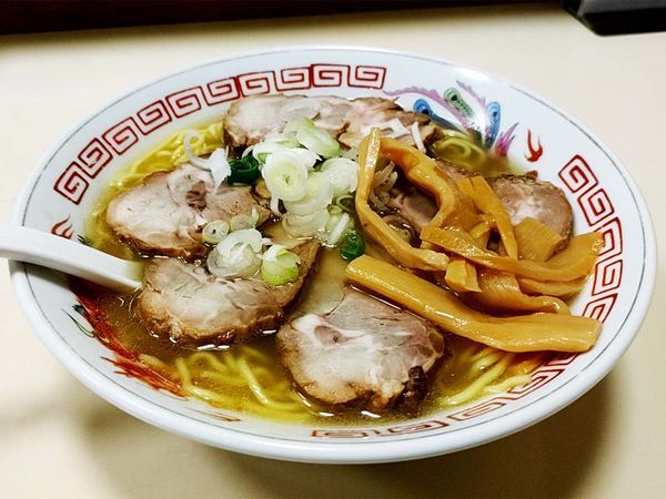 「塩ラーメン（＋チャーシュー）」@楽楽の写真
