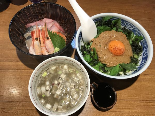 「限定 あん肝の釜玉つけめん ¥990 & 日替り海鮮丼」@寿製麺よしかわ 川越店の写真