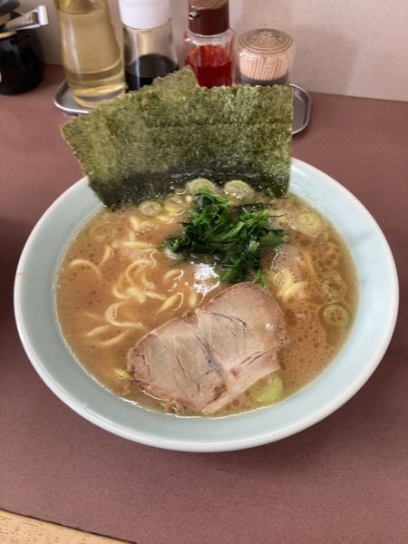 「ラーメン並＋小ライス」@本牧家 本店の写真
