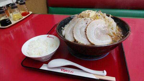 「チャーシューメン　もやしバタートッピング」@くるまやラーメン 下戸祭店の写真