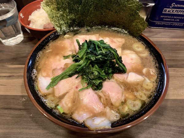 「チャーシューメン＋のり＋小ライス」@神田ラーメン わいず 神田本店の写真