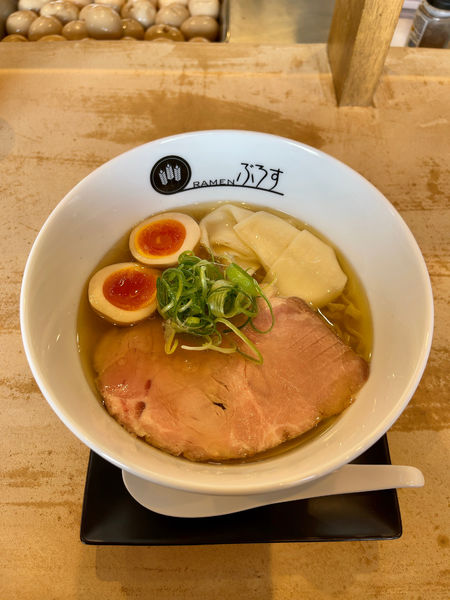 「貝塩薫玉のせ（960円）」@Ramenぶろすの写真