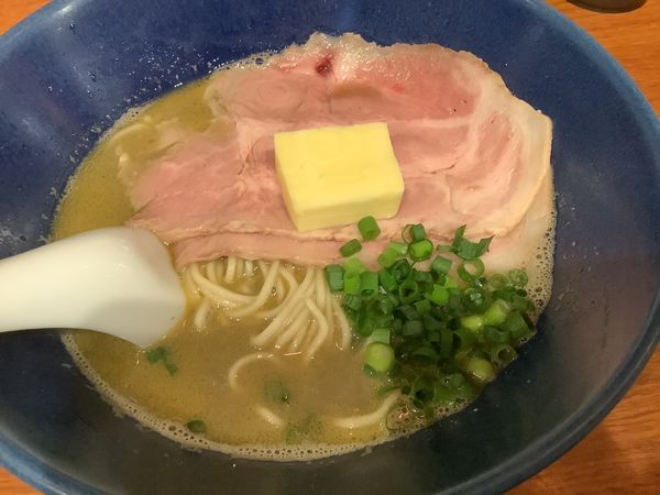 「貝二種と鮟肝の合わせ蕎麦1100円＋バター増し50円」@麺処 にぼし香 横浜店の写真