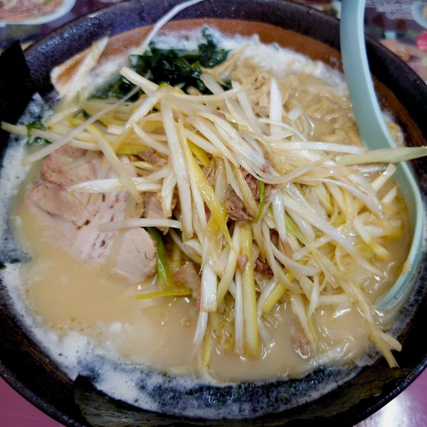 「自家製豆乳ラーメン700円　ネギあえ150円」@ラーメンショップ幸手 金田亭の写真