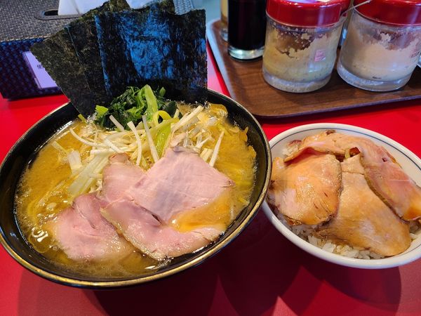 「ネギラーメンとチャーシュー丼」@ラーメン 前原軒の写真