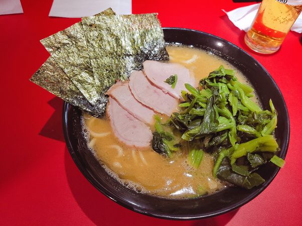 「ラーメン(醤油とんこつ)に、ほうれん草増し」@家系王道家直伝 MEN-EIJI EAK 南2条店の写真