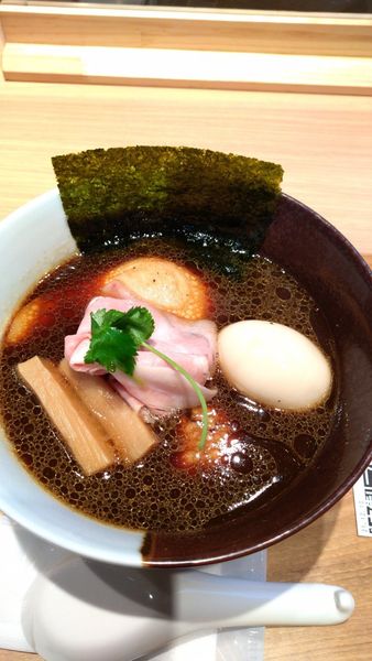 「特製四つ葉ブラック 生姜Ver」@ラーメンWalkerキッチンの写真