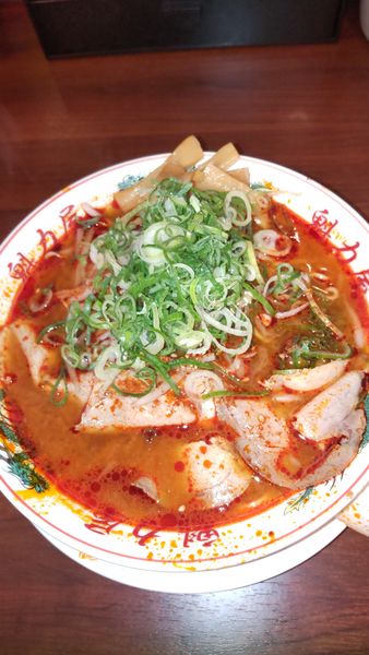 「辛みそラーメン　￥８２５円」@ラーメン魁力屋 杭全店の写真