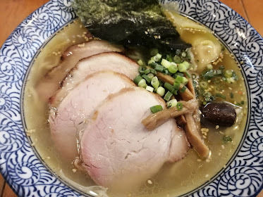 「はるゆたかちゃーしゅー・わんたんめんハーフ塩(1140)」@らーめん森や。の写真