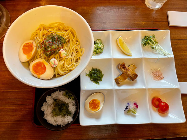 「限定 山形のだし入り塩まぜそば 大盛 1010円」@麺屋しゃがら 大形店の写真