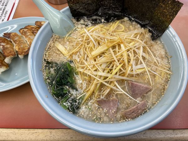 「塩ネギラーメン・餃子」@ラーメン山岡家 熊谷店の写真