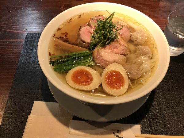 「塩ワンタンチャーシュー」@らーめん 鉢ノ葦葉の写真