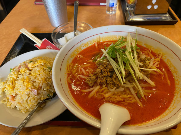 「担々麺＋半炒飯」@新荘園 本店の写真