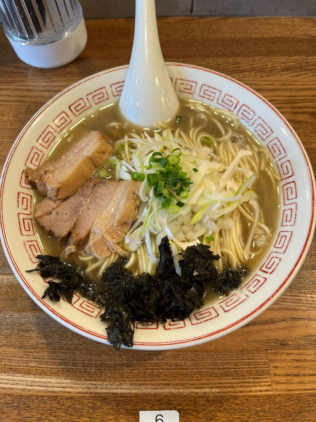 「煮干そば(白醤油)・中(230g) 820円」@煮干中華そば専門 煮干丸の写真