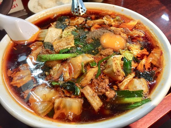 「【限定】ファイヤー恭司(生玉子入)【900円】」@鶏こく中華 すず喜の写真