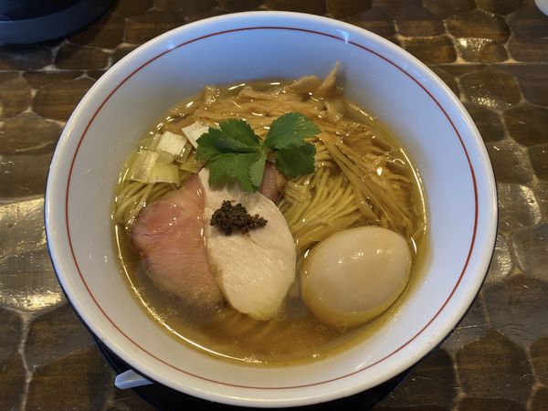 「味玉地鶏そば（塩）」@特級鶏蕎麦 龍介の写真