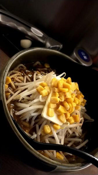 「みそラーメン　バター　ニンニク」@らーめんダイニング ど・みそ 八丁堀店の写真