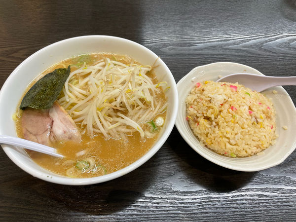 「豚骨ラーメン&ミニチャーハンセット」@東京亭 昭島店の写真