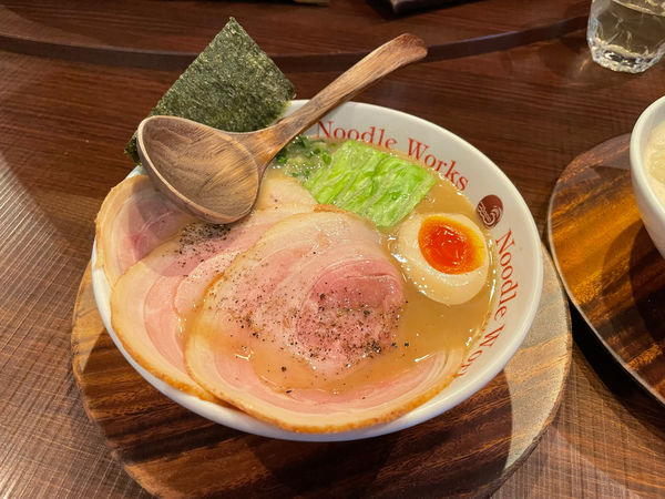 「ちゃーしゅーらぅめん + 半替玉」@Noodle Works -BALI-の写真