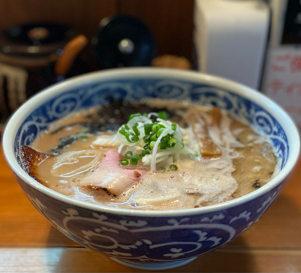 「とんこつラーメン650円」@愚直の写真