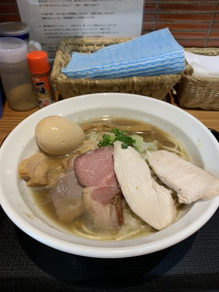 「特製煮干しそば＋替玉　1170円＋200円」@つけめん・らーめん・煮干そば 金狼の写真