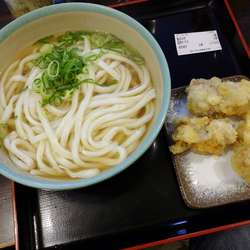 かけ大盛り＋とり天（450円＋100円）