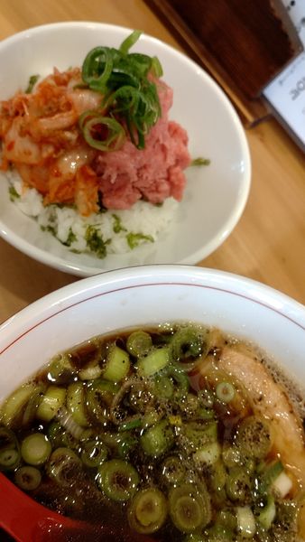 「国済寺ブラック拉麺(800円税込)＋日替丼(400円税込)」@原口商店の写真
