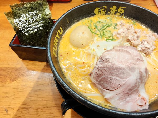 「辛味噌とんこつラーメン」@博多風龍 高田馬場店の写真