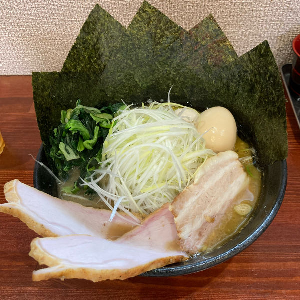 「天王ラーメン ¥950」@横浜家系らーめん 天王家 寒川総本店の写真