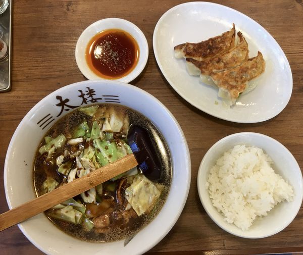 「ホンコンラーメン+ライス+餃子」@中華麺飯 太楼の写真