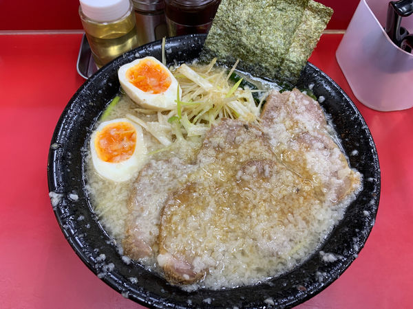 「ネギチャーシュー麺味玉トッピング背脂多め」@ラーメン力○の写真