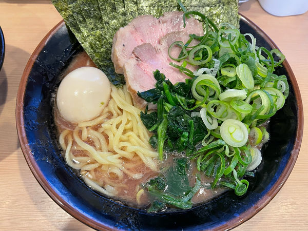 「特ラーメン中」@横浜家系らーめん 武道家 賢斗の写真