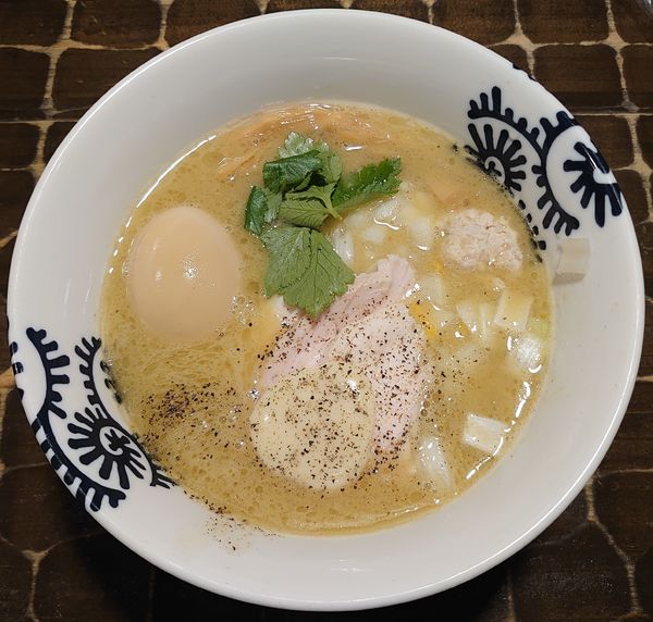 「特級純鶏そば(1100円)」@特級鶏蕎麦 龍介の写真