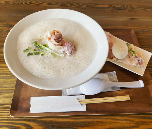 「特製泡鶏白湯塩ラーメン」@鶏×麦 ららの写真